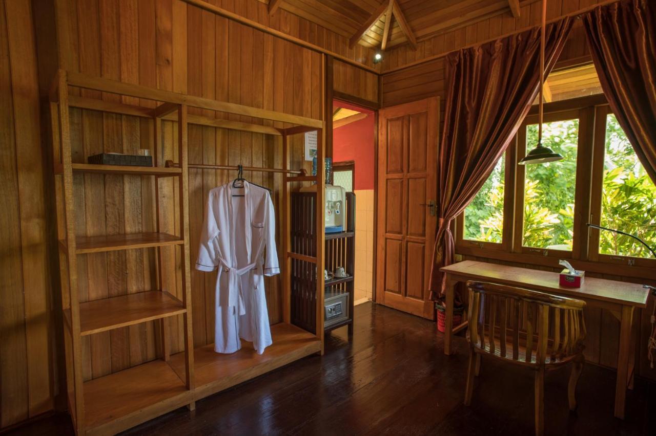 K2 Lembeh Dive Resort Bitung Eksteriør billede