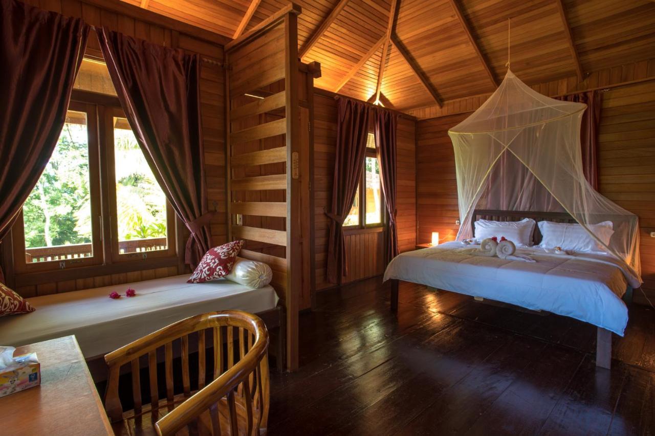 K2 Lembeh Dive Resort Bitung Eksteriør billede
